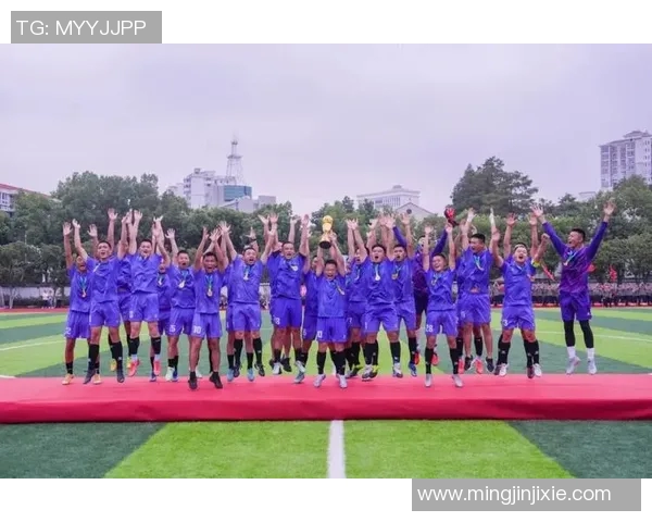 球星7足球燃情对决展现竞技精神点燃绿茵梦想