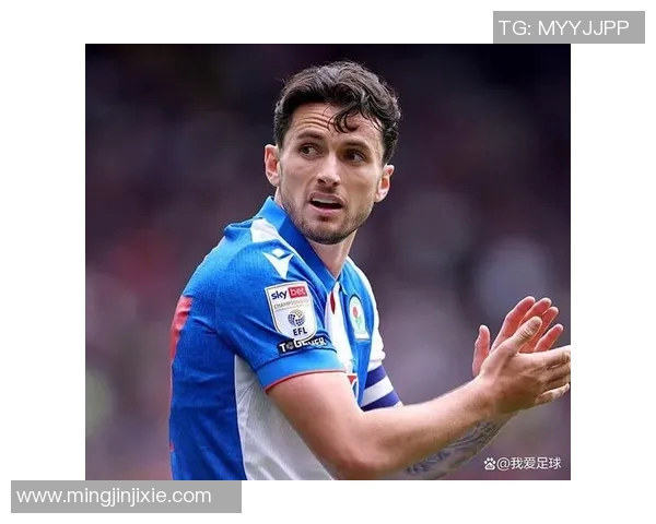 足球球星纷纷穿搭奢侈品鞋款引领时尚潮流解析